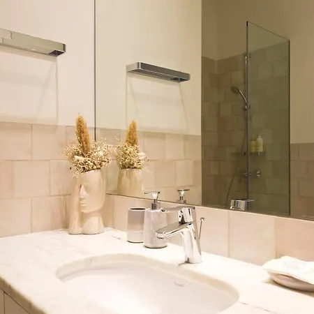 Boutique Rentals- The Miradouro Ribeira *