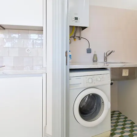 Boutique Rentals- The Miradouro Ribeira Apartment